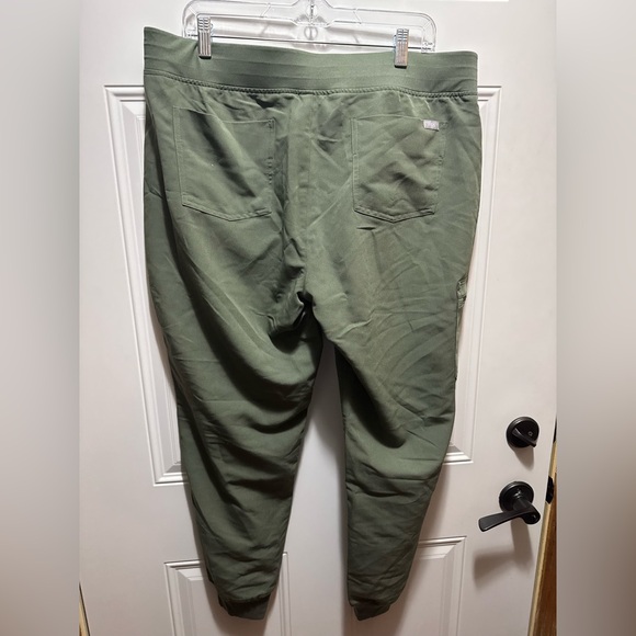 NWT FIGS ZAMORA JOGGERS - Picture 3 of 3